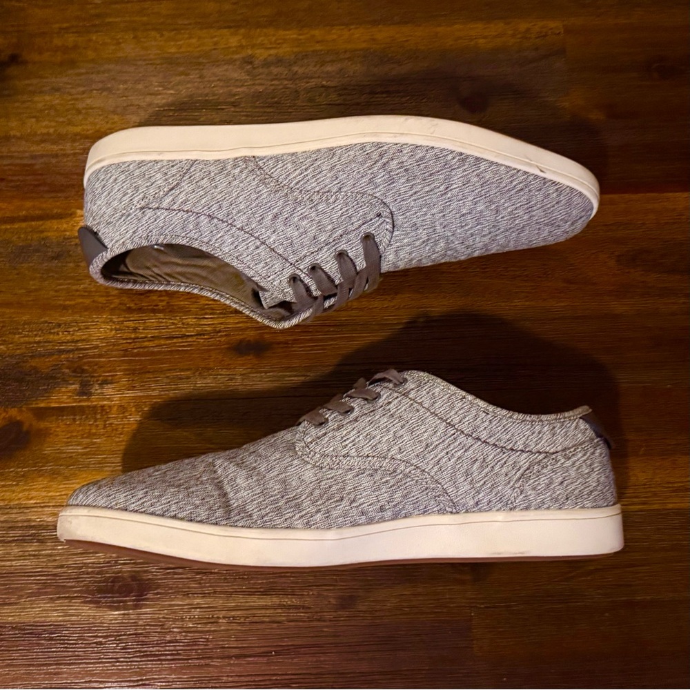 Steve Madden Sneaker P-GARNER Gray White - Mens Size 13 (14.5W) RARE MINT Style